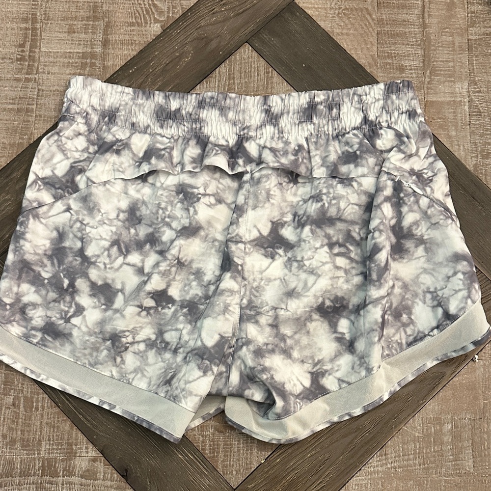 Womens Athleta shorts - Picture 5 of 5